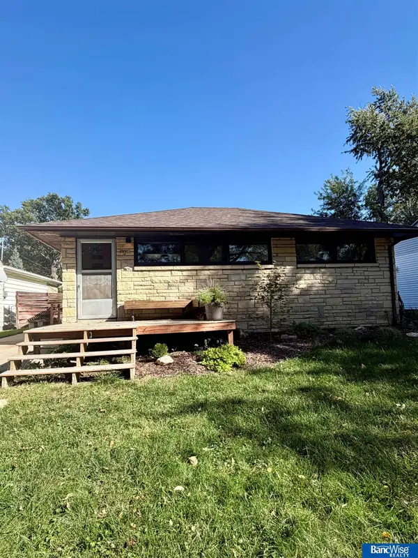 3338 N 60th Street, Lincoln, NE 68507