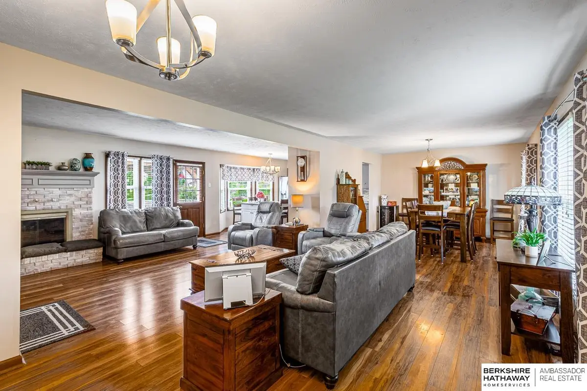 705 Hogan Drive, Papillion, NE 68046 - #1