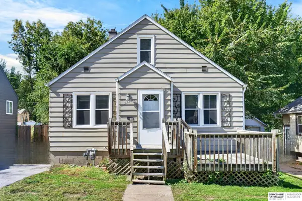 3328 N 40th Street, Omaha, NE 68111