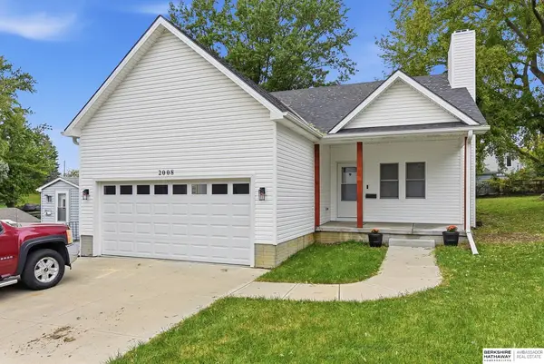 2008 N 70th Street, Omaha, NE 68104