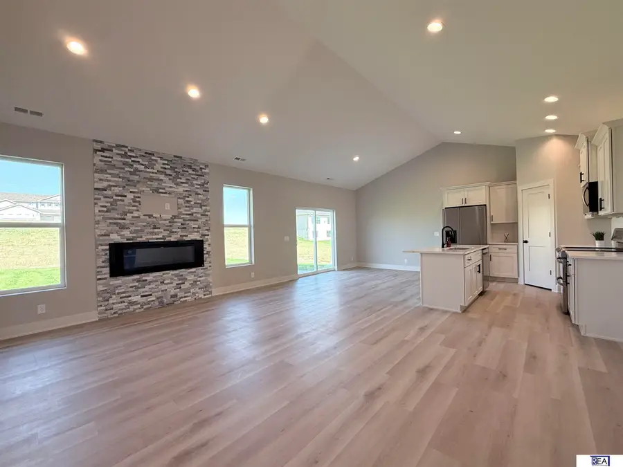8910 Reed Street, Papillion, NE 68046 - #2