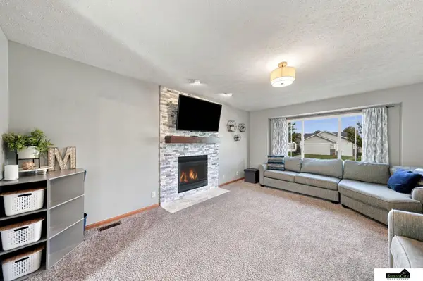 1833 Spring Meadow Drive, Lincoln, NE 68521