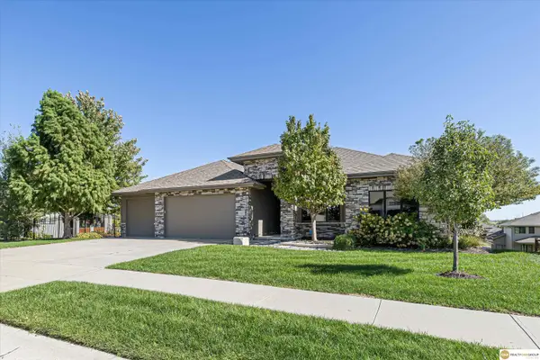 1611 S 208th Street, Omaha, NE 68022