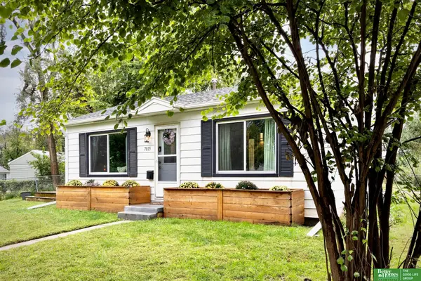 7015 Josephine Street, La Vista, NE 68128