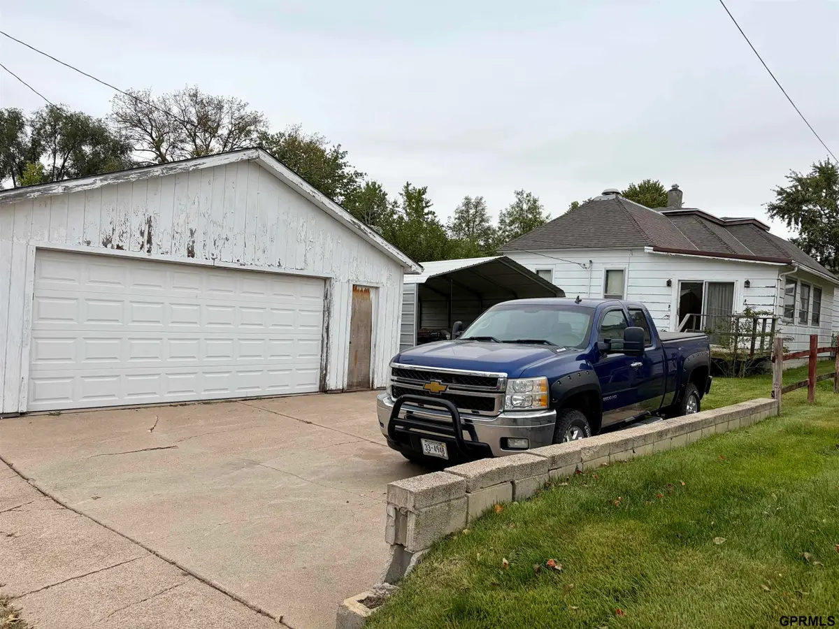 916 7th Street, Fairbury, NE 68352 - #1