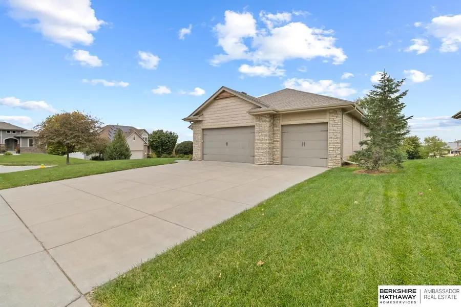 9803 S 68th Street, Papillion, NE 68133 - #2