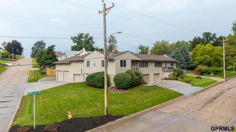 5512 Woodlawn Avenue, Ralston, NE 68127 - #2