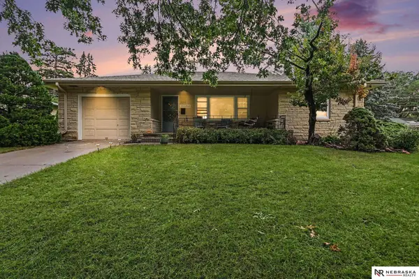 6030 Cullen Drive, Lincoln, NE 68506