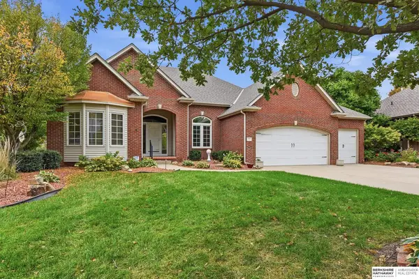 5002 N 192nd Avenue Circle, Elkhorn, NE 68022