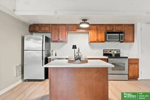 105 N 31 Avenue #302, Omaha, NE 68131