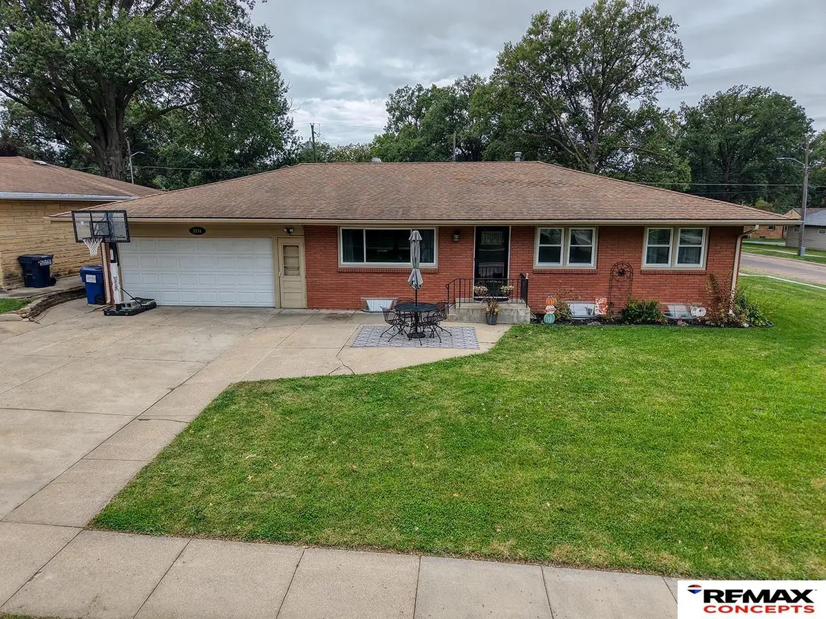 3241 Touzalin Avenue, Lincoln, NE 68507 - #1