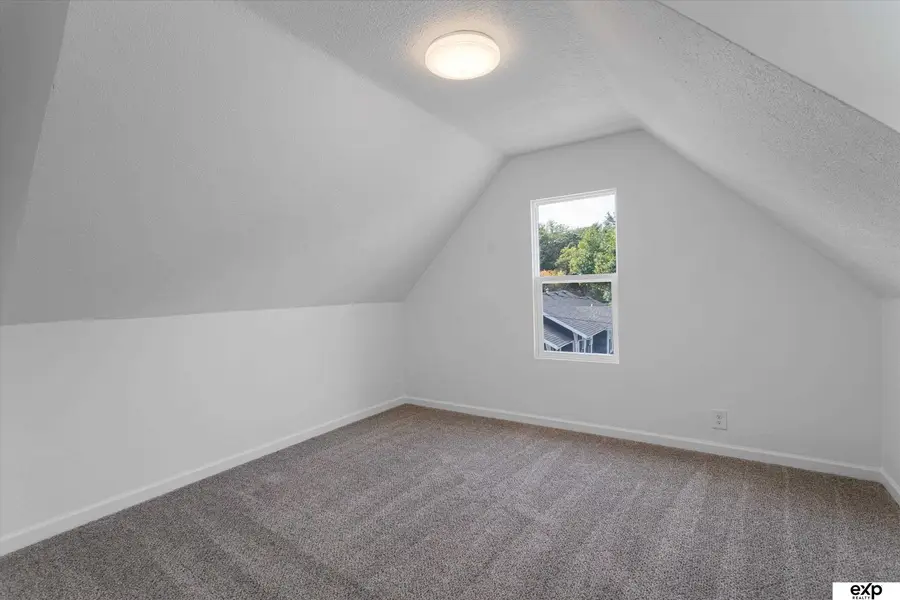 615 Stutsman Street, Council Bluffs, IA 51503 - #2