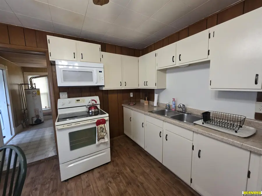 711 11th Street, Auburn, NE 68305 - #2