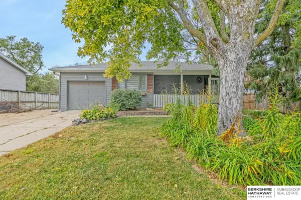 510 N Park Drive, Gretna, NE 68028