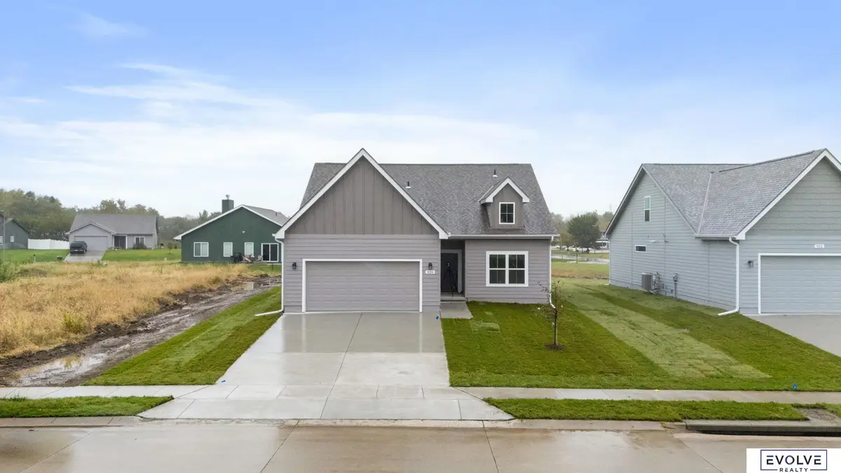 920 Arlene Circle, Papillion, NE 68046 - #1