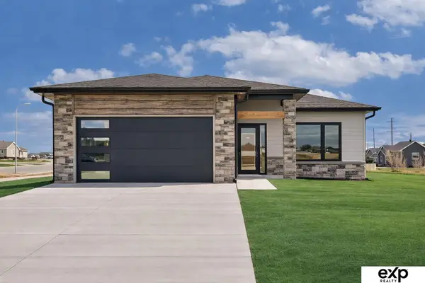 12003 S 114th Avenue, Papillion, NE 68046