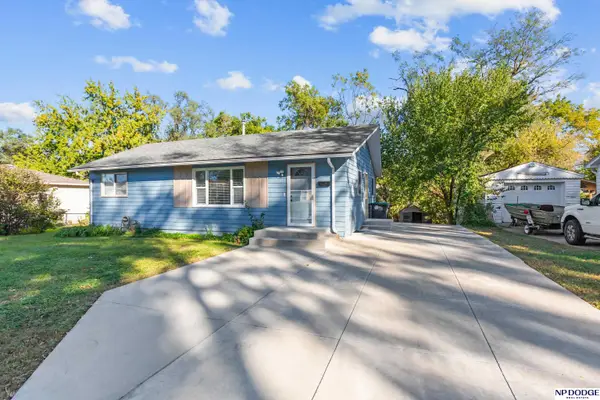 1621 Cole Creek Drive, Omaha, NE 68114