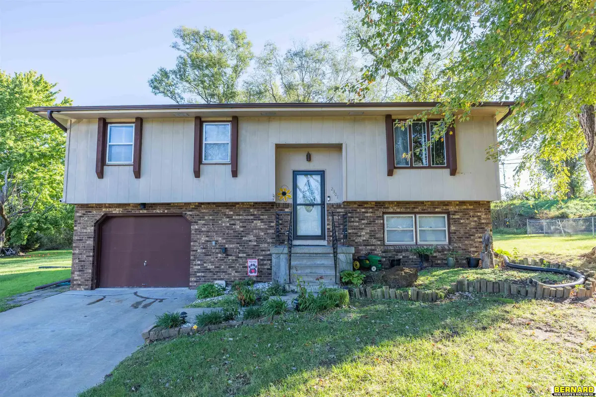 2301 Lynch Avenue, Auburn, NE 68305 - #1