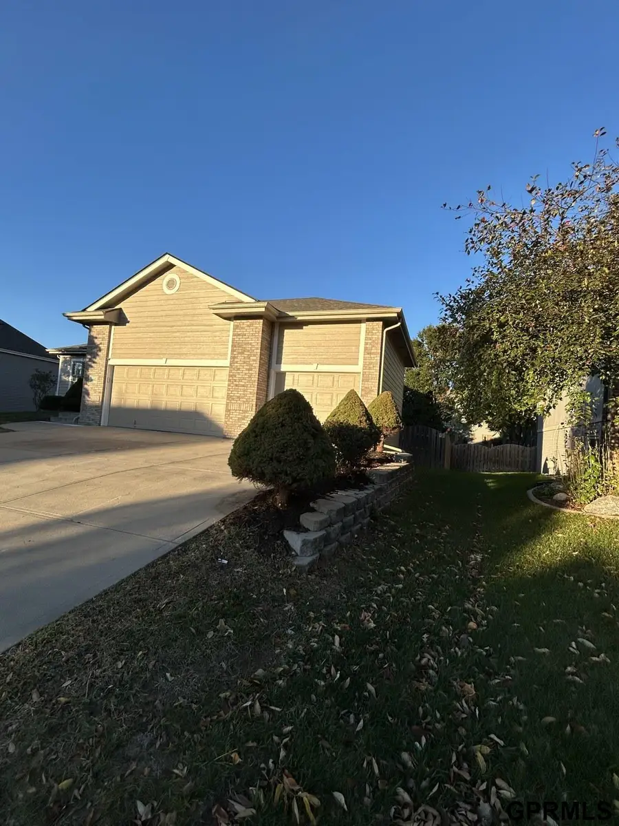 18422 D Street, Omaha, NE 68130 - #2