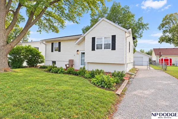 919 Avenue P, Carter Lake, IA 51510