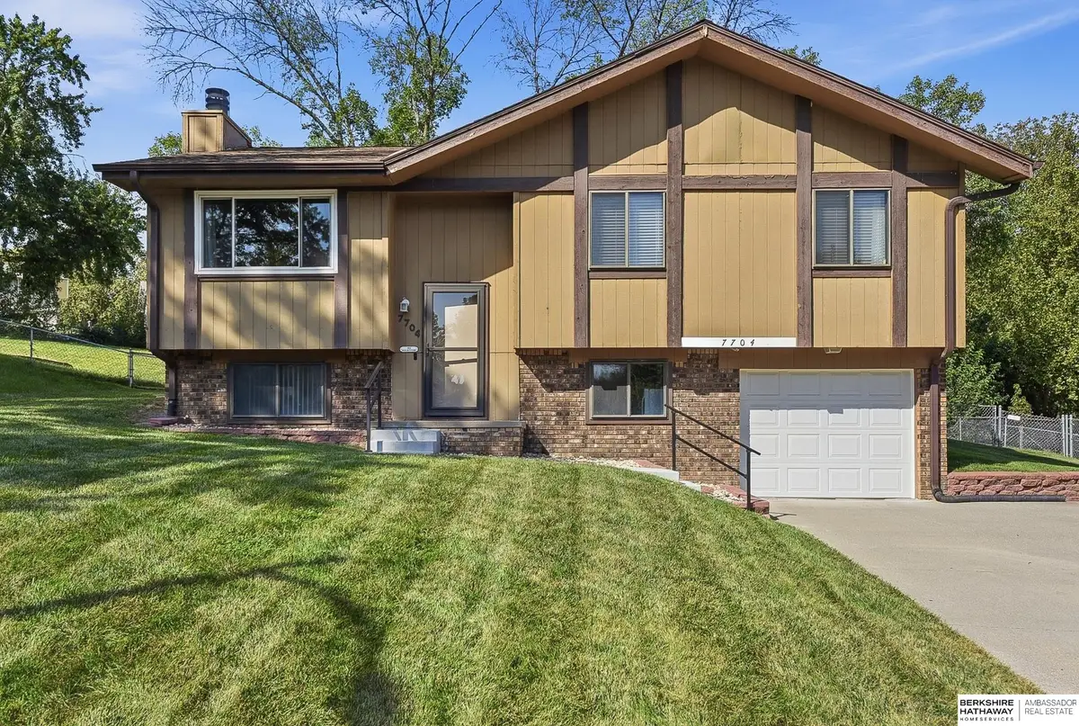 7704 S 76th Avenue, La Vista, NE 68128 - #1