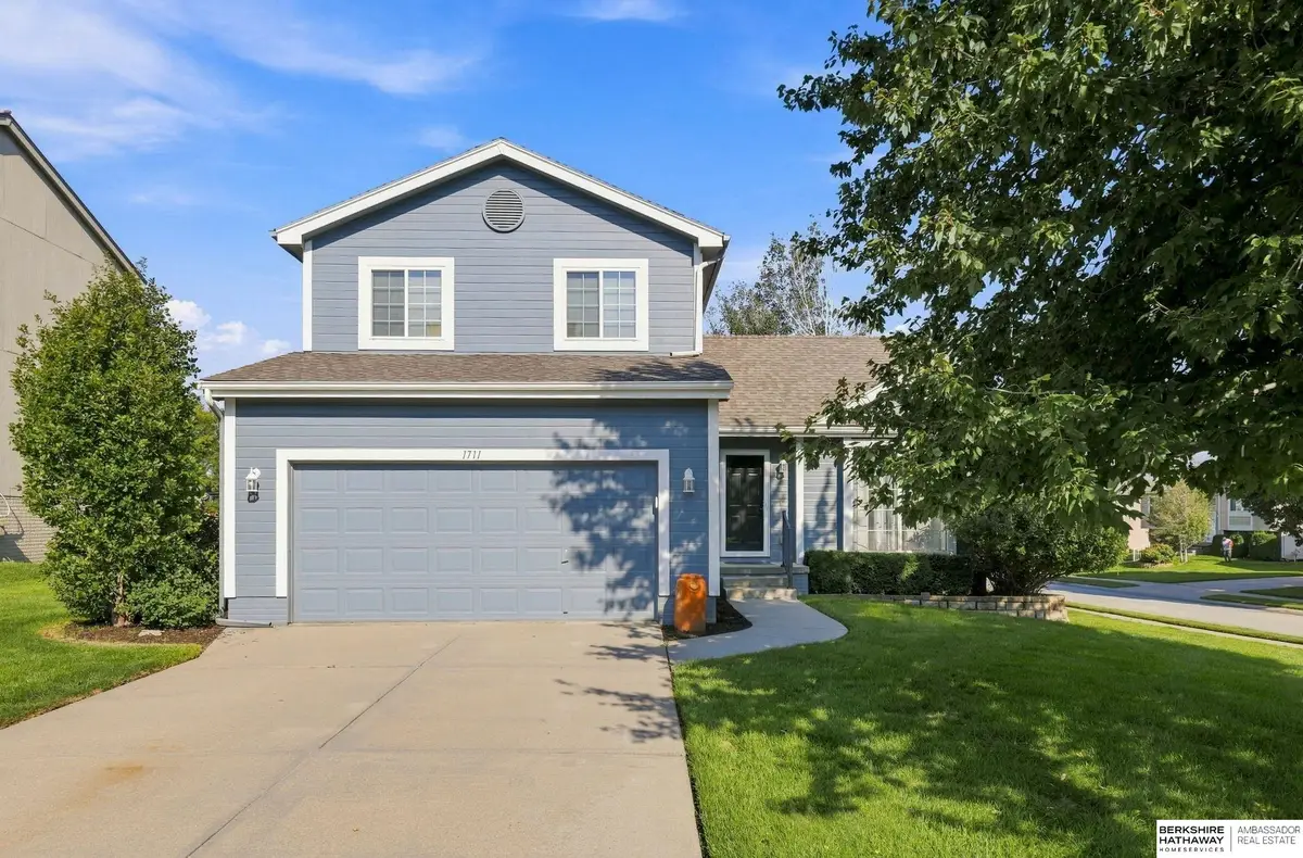 1711 Southview Drive, Papillion, NE 68046 - #1