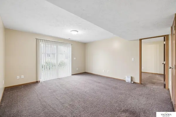 5200 N 9th Circle, Lincoln, NE 68521