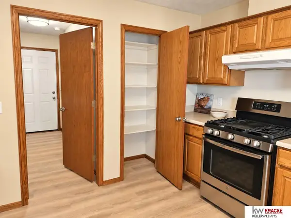 2048 SW 72nd Road, Clatonia, NE 68328
