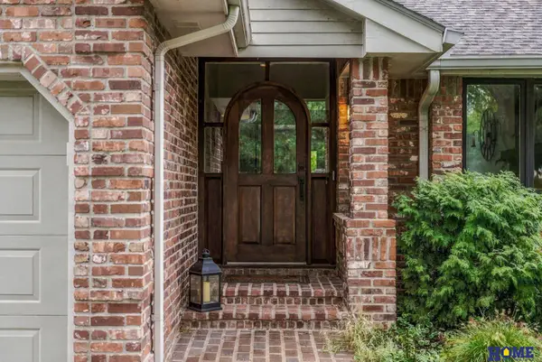 2100 Heritage Pines Court, Lincoln, NE 68506