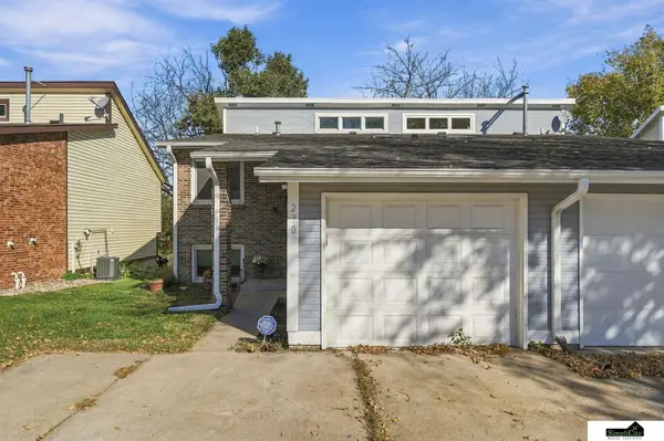 230 Parkside Lane, Lincoln, NE 68521