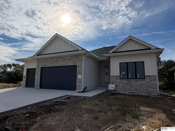 18107 Hazelnut Drive, Gretna, NE 68028