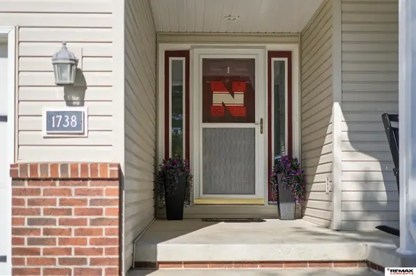 1738 Blackhawk Drive, Lincoln, NE 68521