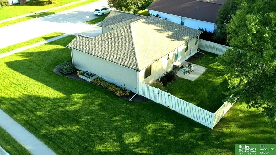 1123 N Wisconsin Avenue, York, NE 68467 - #2