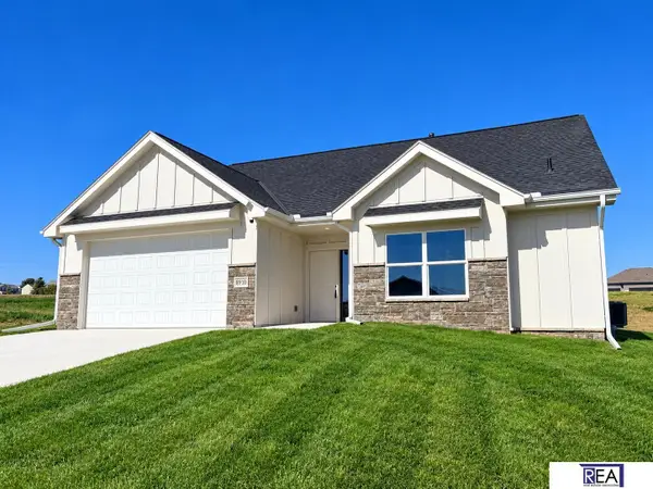 8814 Legacy Street, Papillion, NE 68046
