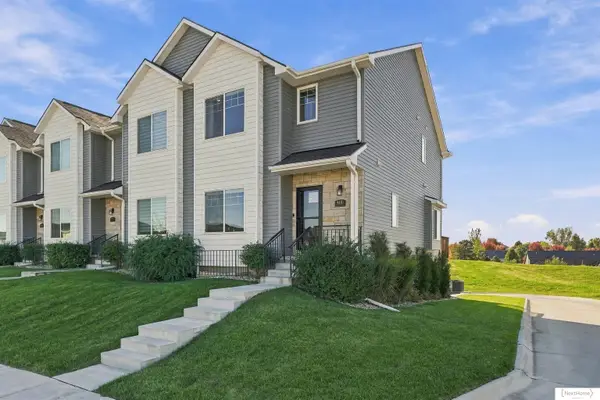 9401 Duckhorn Drive, Lincoln, NE 68526