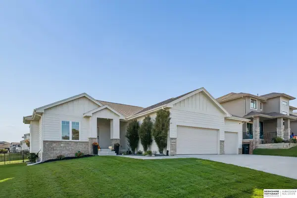 19005 Devonshire Drive, Gretna, NE 68028