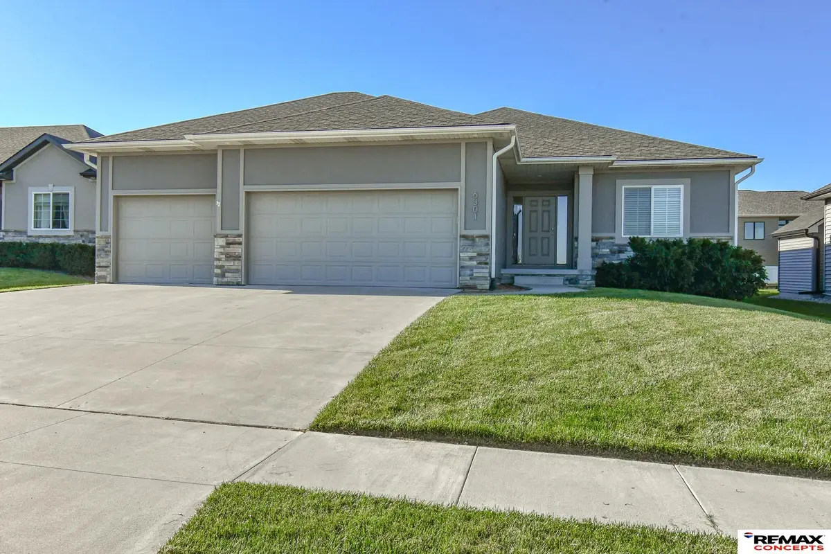 6301 Nashway Circle, Lincoln, NE 68516 - #1