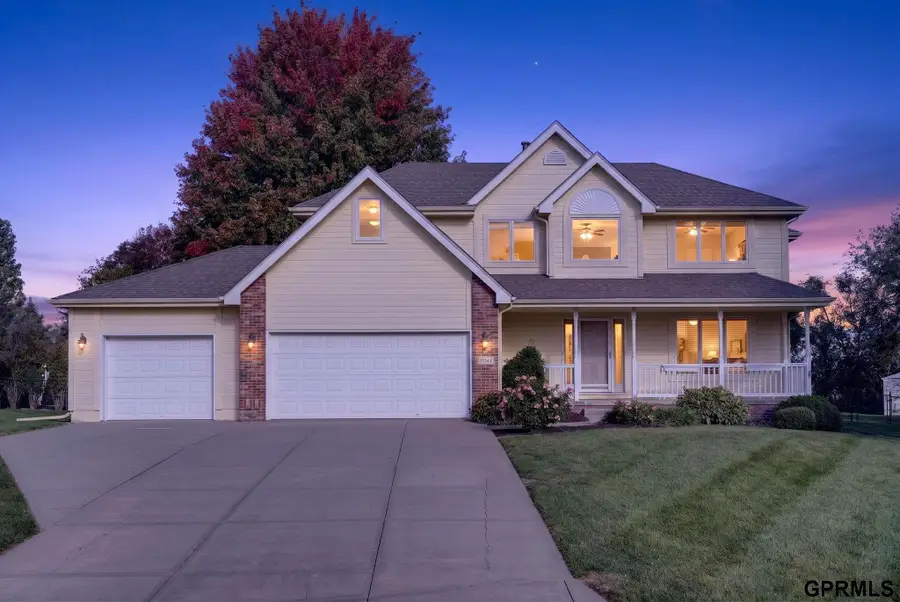 21302 Ridgewood Road Circle, Omaha, NE 68022 - #2
