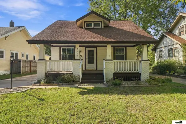 721 S 32nd Street, Lincoln, NE 68510