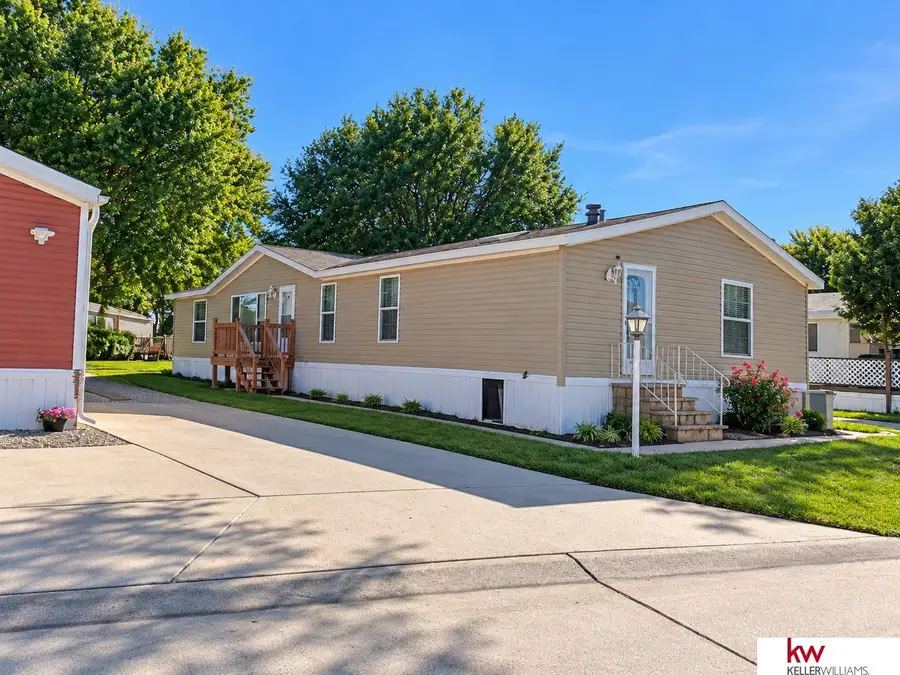 34 Sara Drive, Hastings, NE 68901 - #3