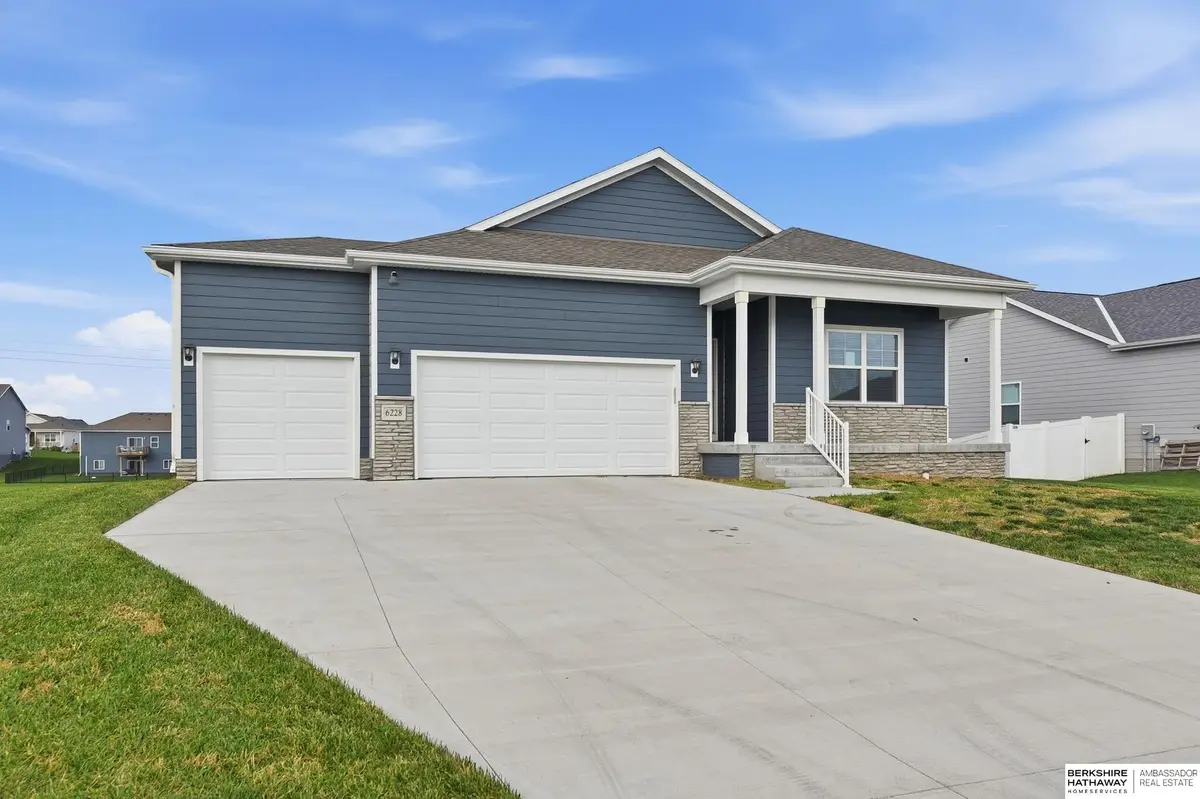 6228 Clear Creek Street, Papillion, NE 68157 - #1