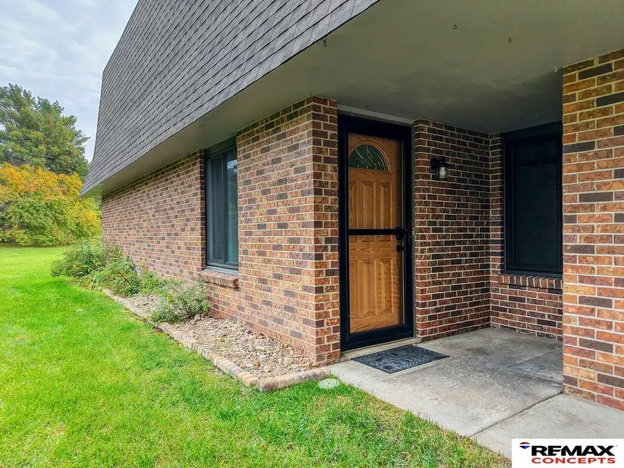 3400 Neerpark Drive, Lincoln, NE 68506 - #3