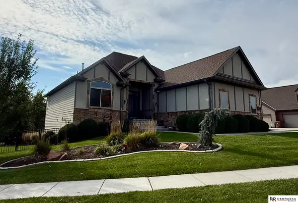 9635 Cotswold Lane, Lincoln, NE 68526