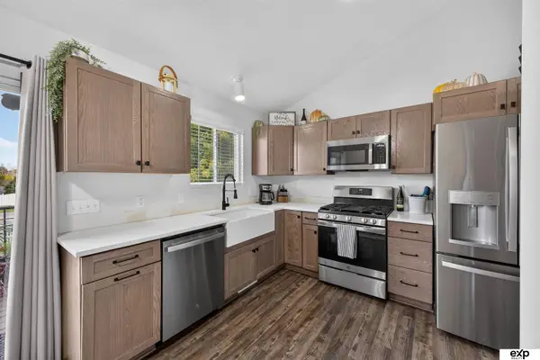 17622 Emiline Street, Omaha, NE 68136