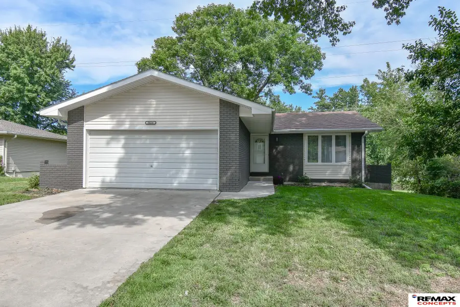 5616 Dogwood Drive, Lincoln, NE 68516 - #2