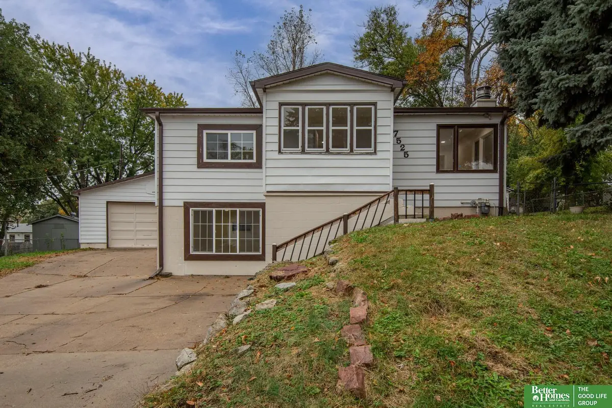 7525 Edward Avenue, La Vista, NE 68128 - #1