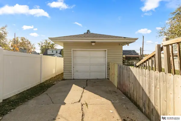 6715 Mason Street, Omaha, NE 68106