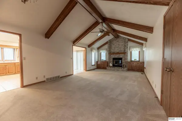 20615 Laramie Road, Omaha, NE 68022