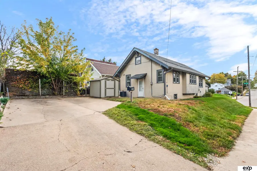2601 S 30th Street, Omaha, NE 68105 - #2