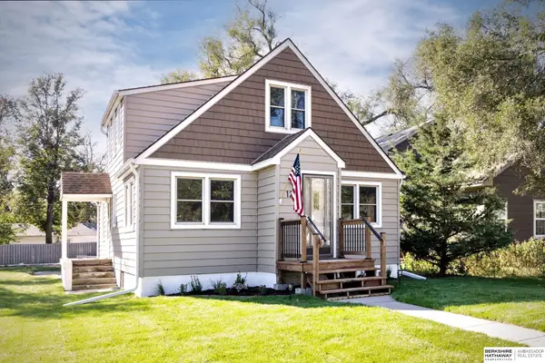 121 E Charles Street, Valley, NE 68064